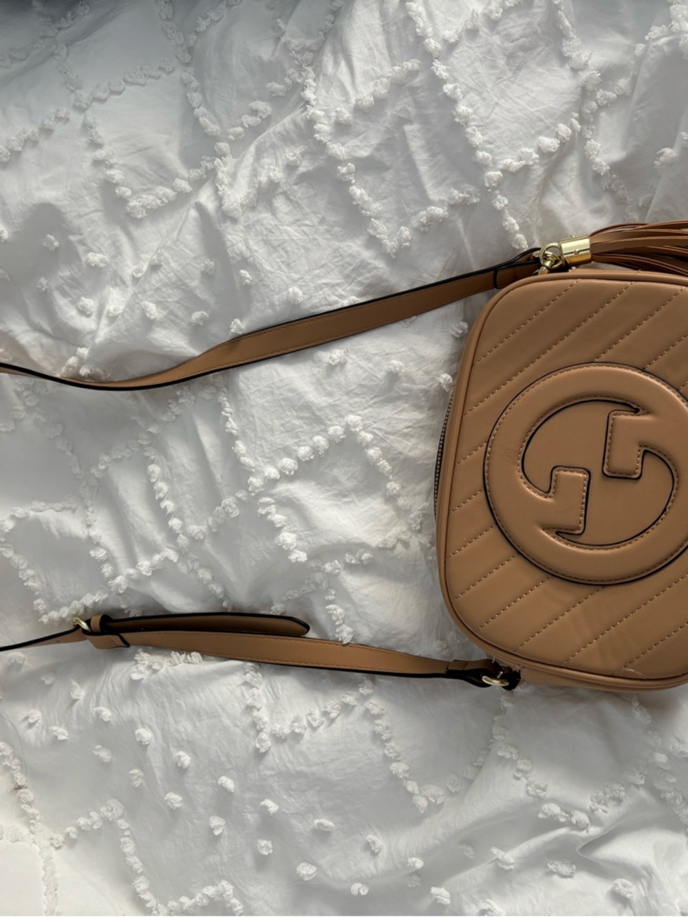 Gucci Tan Leather Crossbody Bag with Tassel - Picture 2 of 7